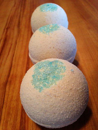 Natural bath products - Snowball butter bomb by Clean Treats Bath & Body