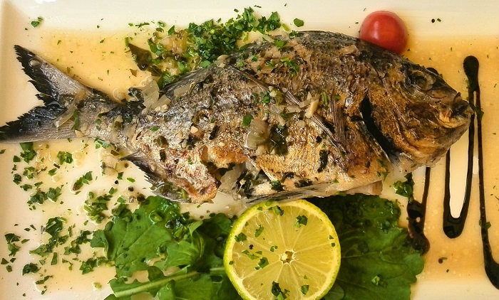 Fish-dinner-Xlendi-Bay, Gozo (Malta)